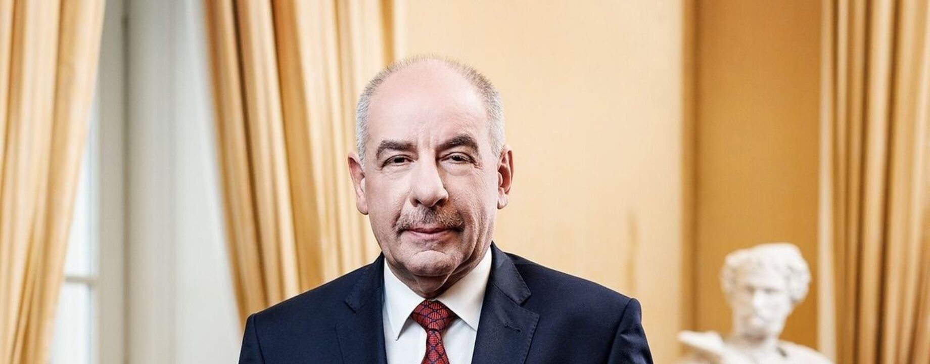 Dbe4a34115a949b1b606916783839e2c