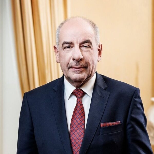 Dbe4a34115a949b1b606916783839e2c