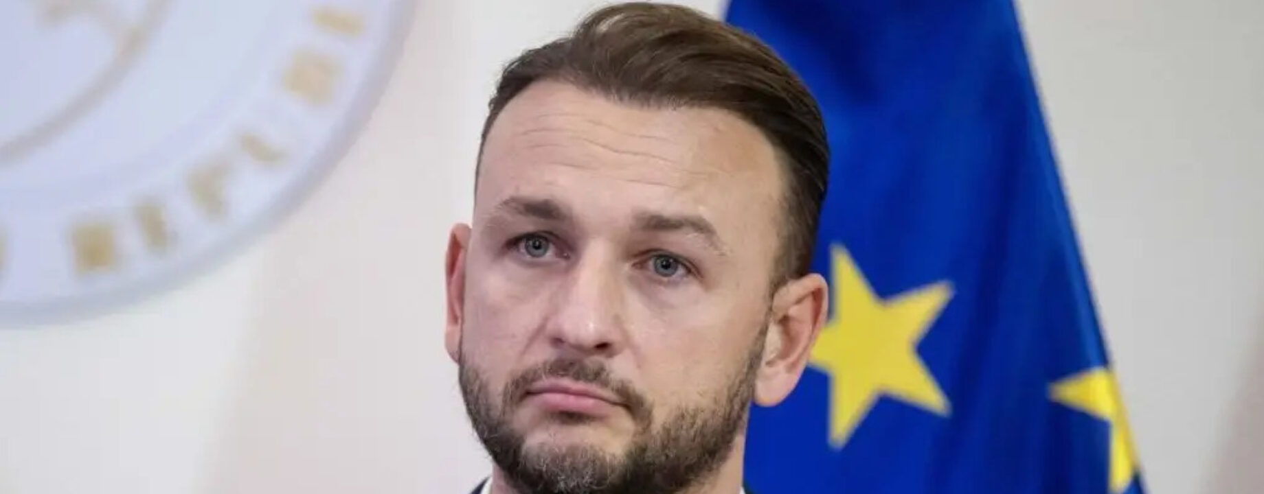 Sutaj estok scaled e1764593816521 1017x573