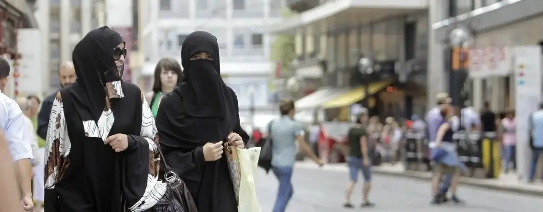 Burka wearers in switzerland to be fined up to chf1 000 v0 9 IKVQGI0 Yc du ZR6 XPW Rez RZN Vh Kg Kwt0ymzud HV c