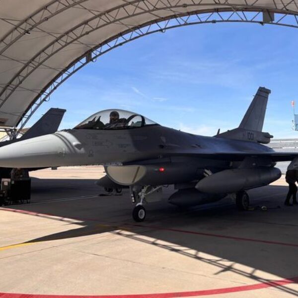 F16