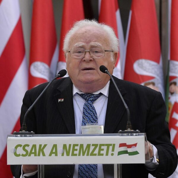 56 os hős