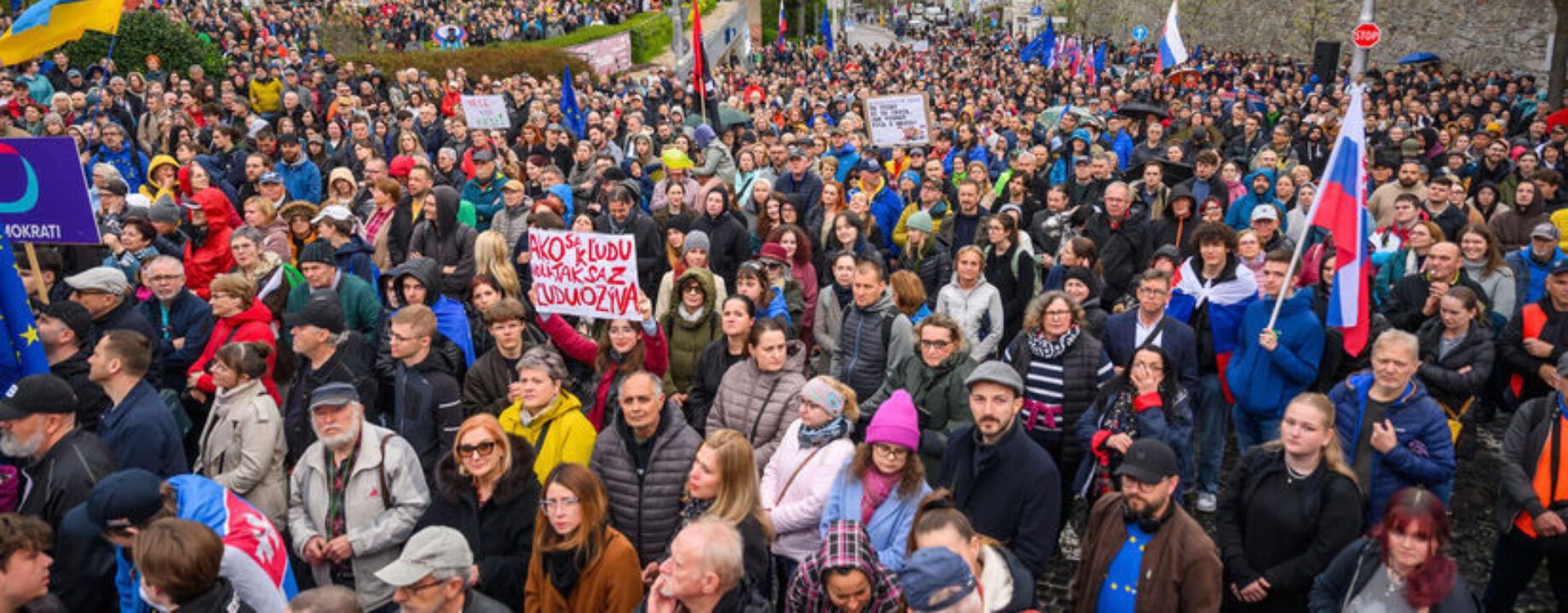Protest nrsr bratislava clanok W