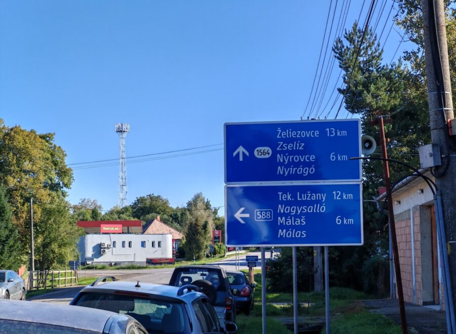 Farnadi ketnyelvu tabla