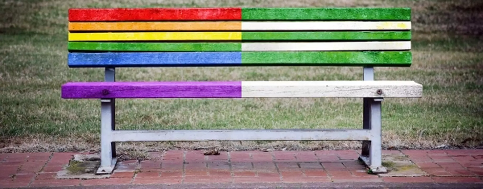 Egy ferencvarosi pad nehez napjai kinek lesz jobb attol hogy neha szivarvanyosra neha zold feherre f