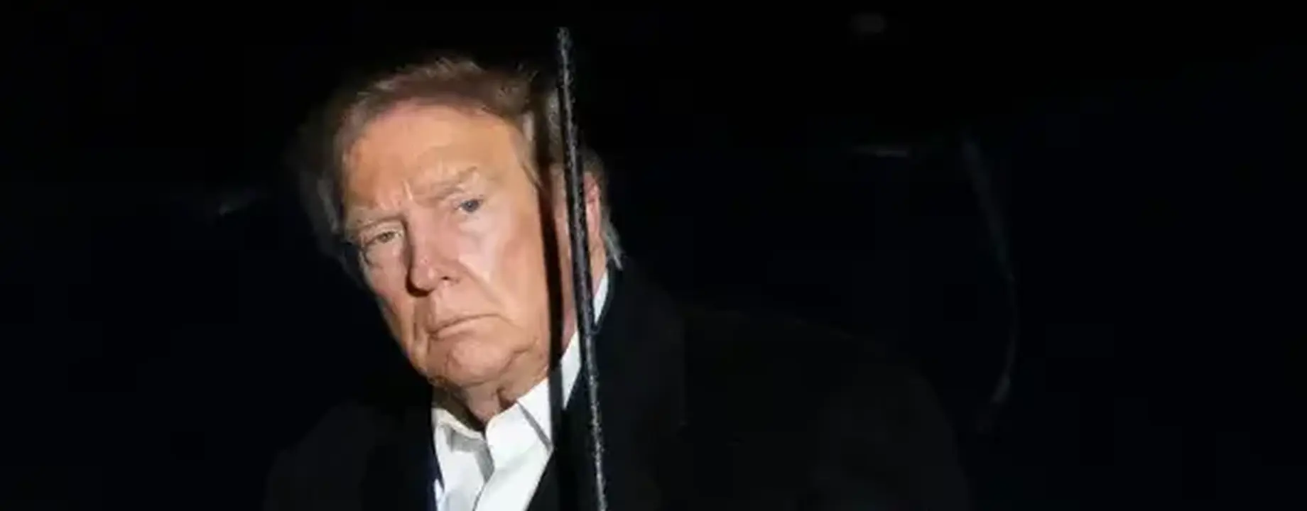 Trump esernyő