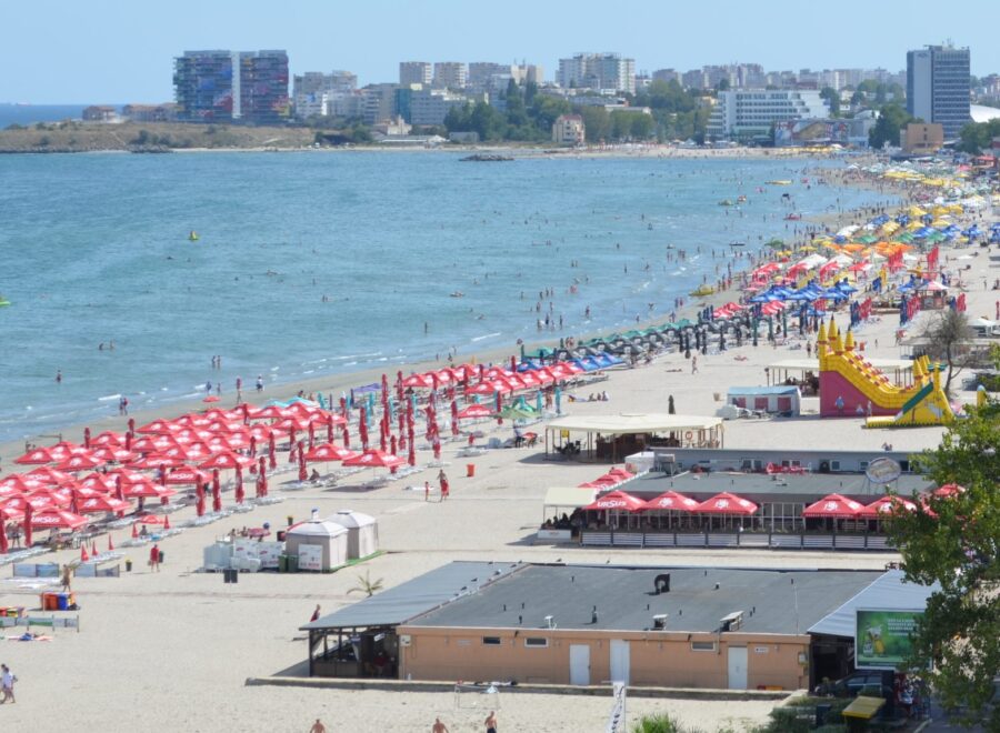 Mamaia beach september 2013 1 e1755756870927 2048x1150