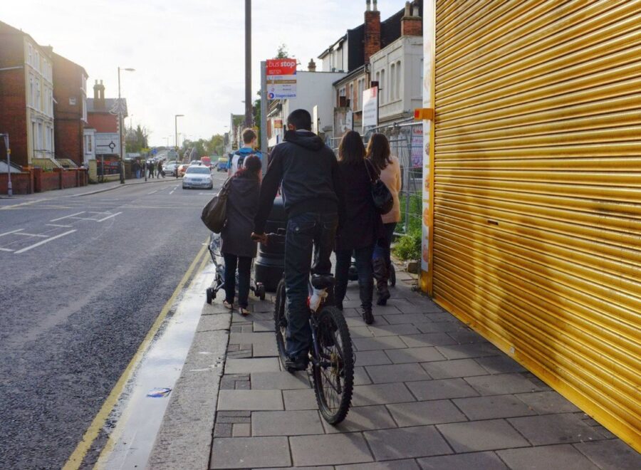 Cyclist Pavement profimedia 0178891238