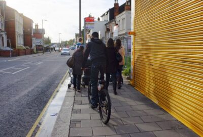Cyclist Pavement profimedia 0178891238