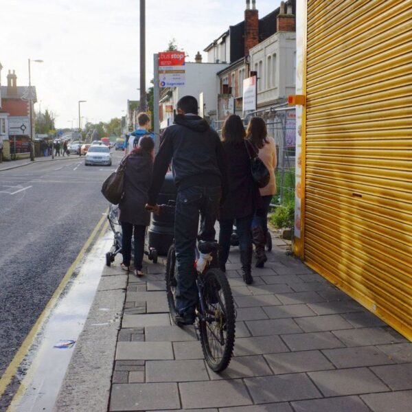 Cyclist Pavement profimedia 0178891238