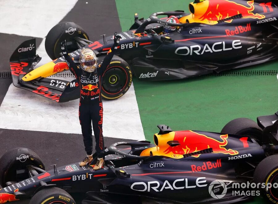 Max verstappen red bull racing 1